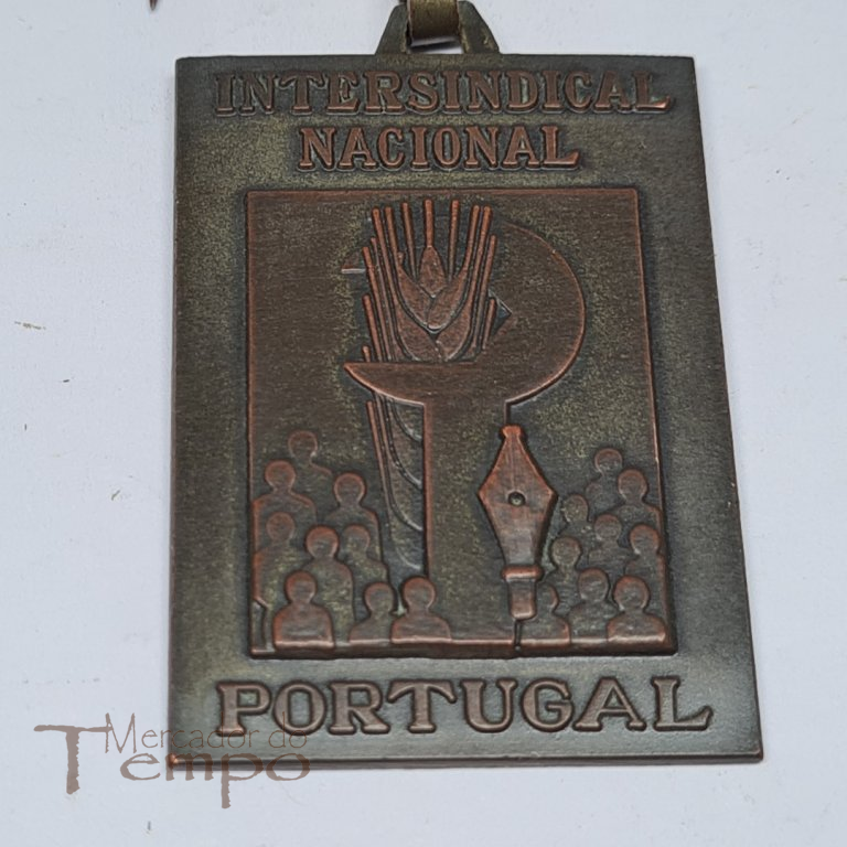 Medalha do Iº Encontro de Trabalhadores da Intersindical Nacional, em 1975