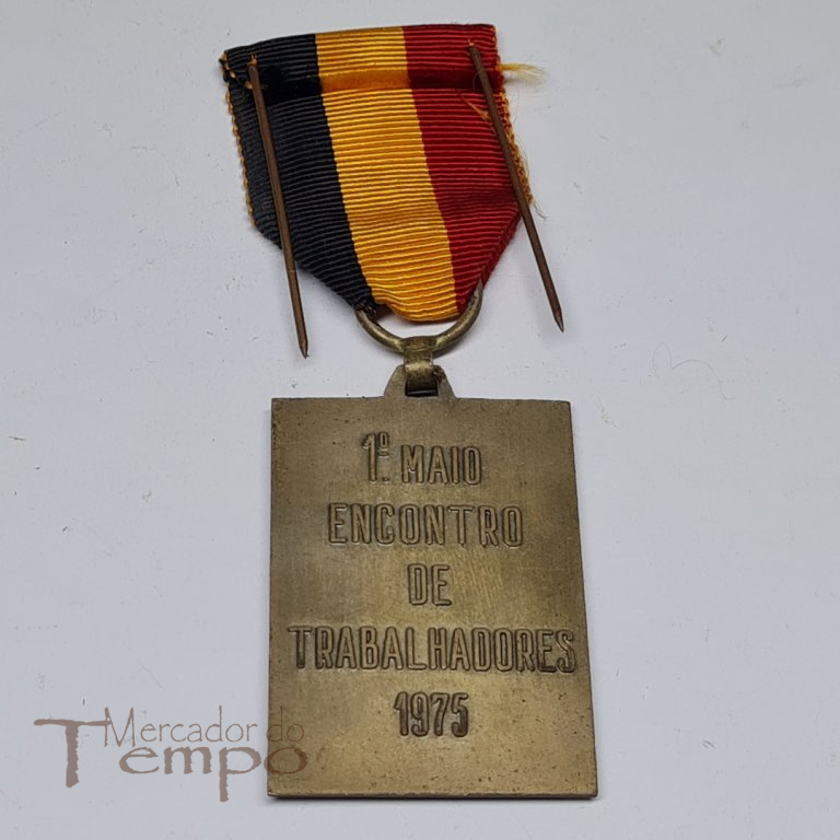 Medalha Iº Encontro Trabalhadores da Intersindical Nacional 1975