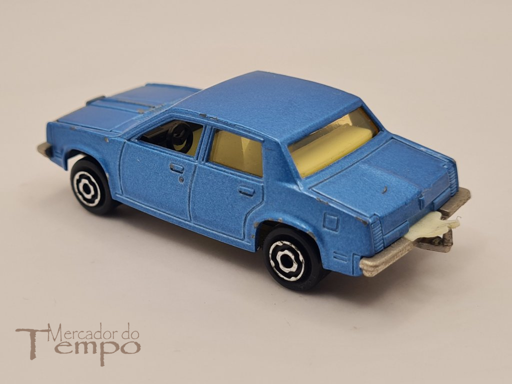 Miniatura Carro Oldsmobile + Atrelado com Caiaque Majorette #253