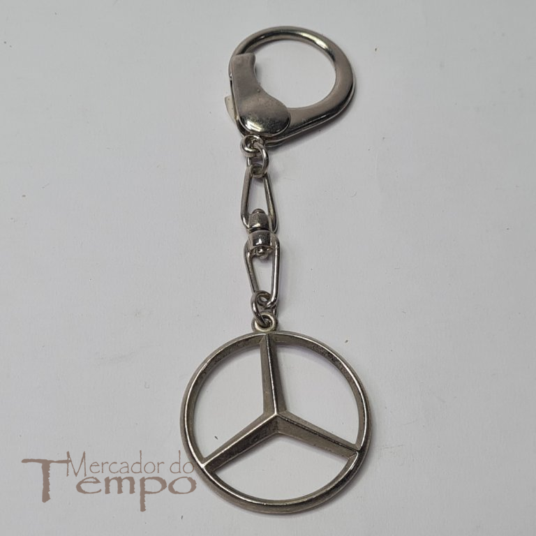 Porta chaves com simbolo da Mercedes