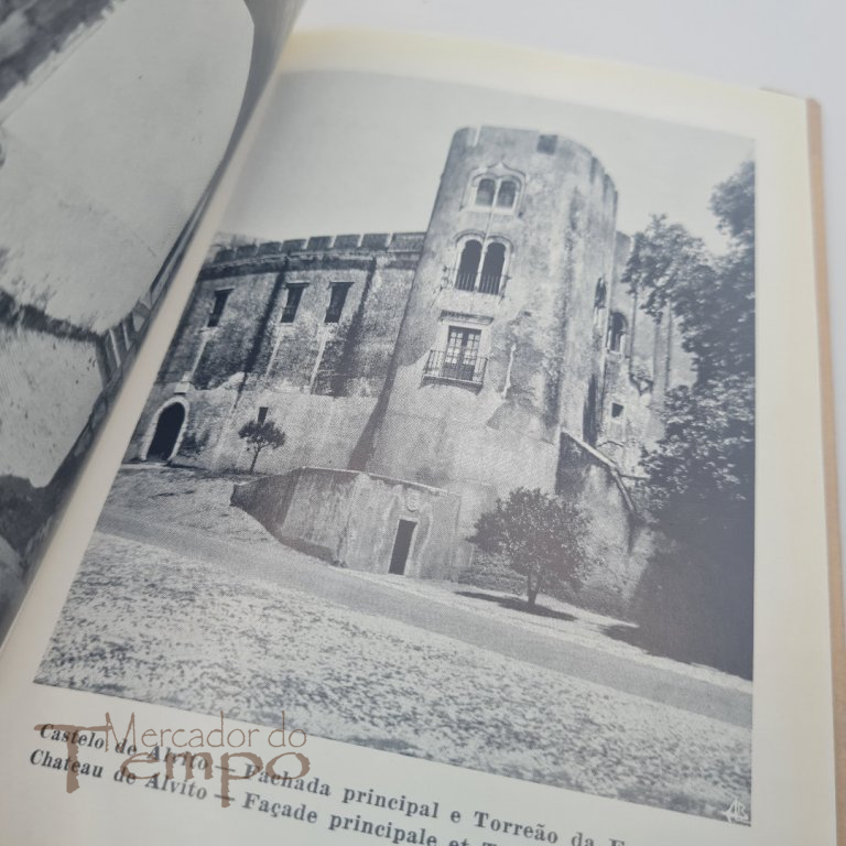 A Arte em Portugal – Os Cinco Castelos da Fundação da Casa de Bragança, assinado