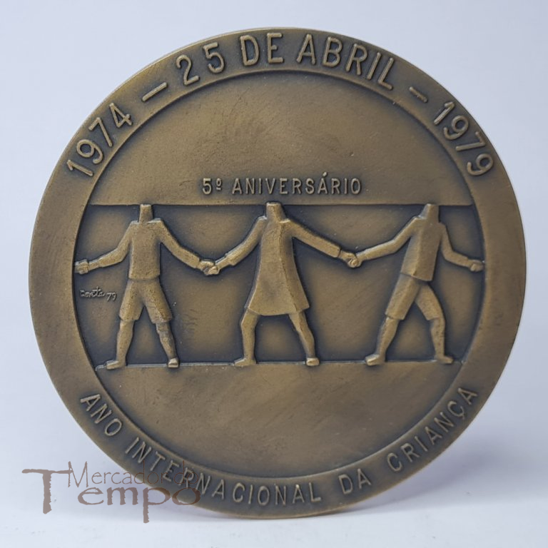 Medalha bronze 25 de Abril 1979 / Ano Internacional da Criança