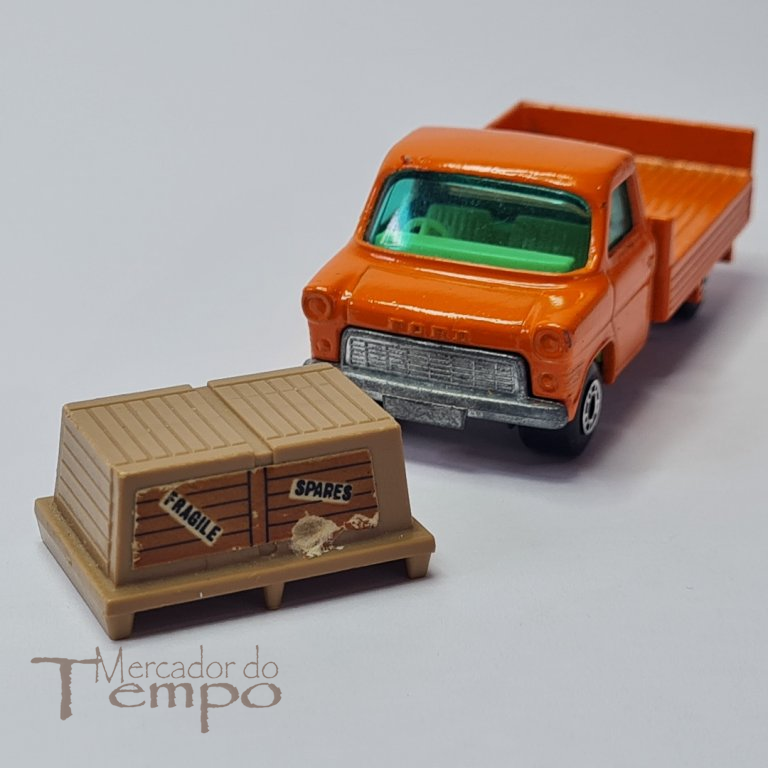 Miniatura Matchbox Ford Transit #66 com caixa original