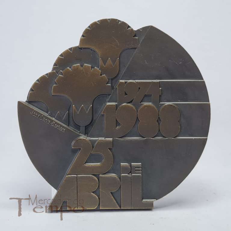 Medalha em bronze comemorativa Associação 25 de Abril 1988