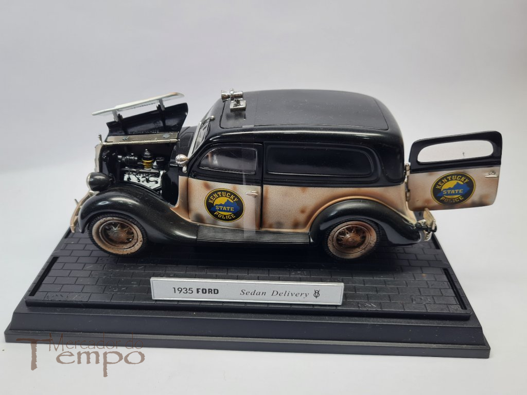 Miniatura 1/24 Schuco Ford Kentucky Police 1935 com caixa