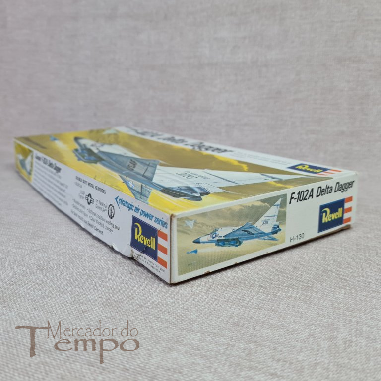 kit Revell H-130 convair F-102A Delta Dagger 