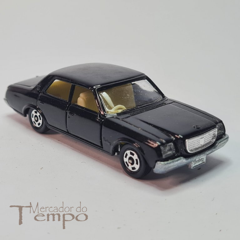 Miniatura Tomica Toyota Century #43, com caixa original 