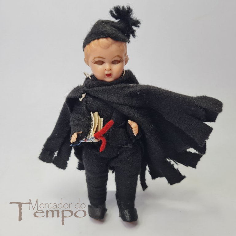 Figura de boneco em plástico/celuloide com Traje Académico