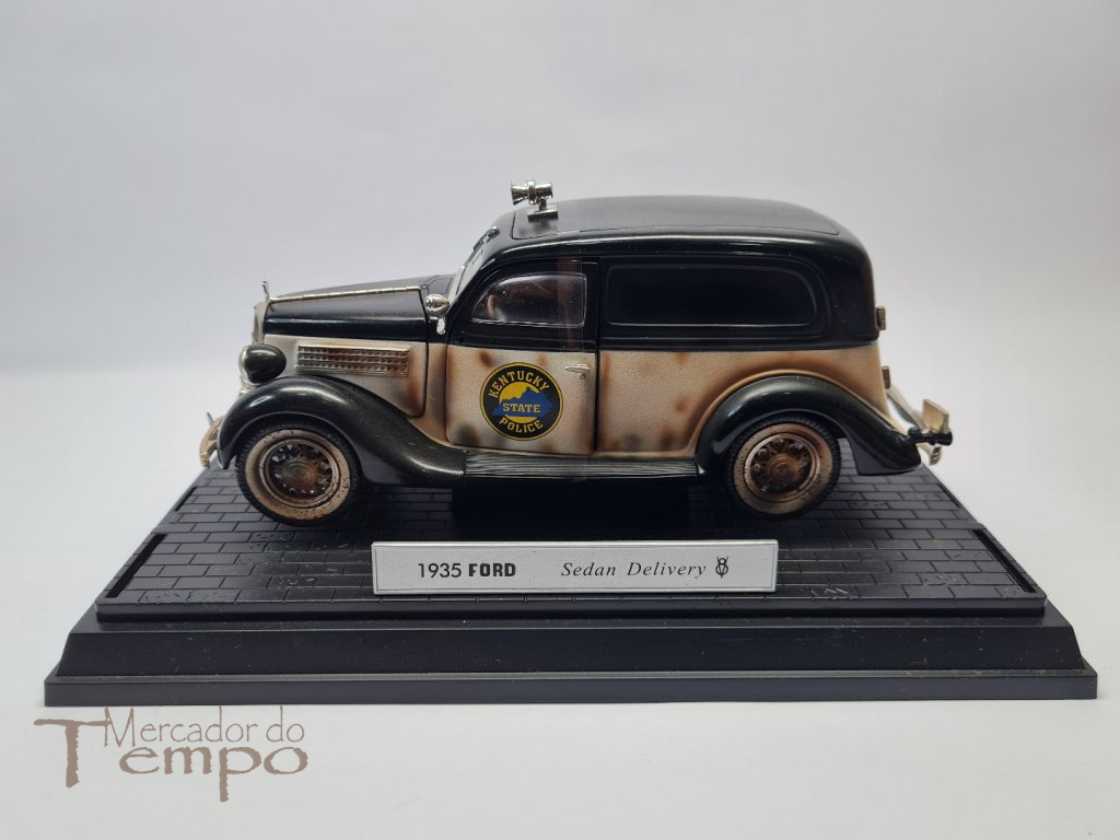 Miniatura 1/24 Schuco Ford Kentucky Police 1935 com caixa