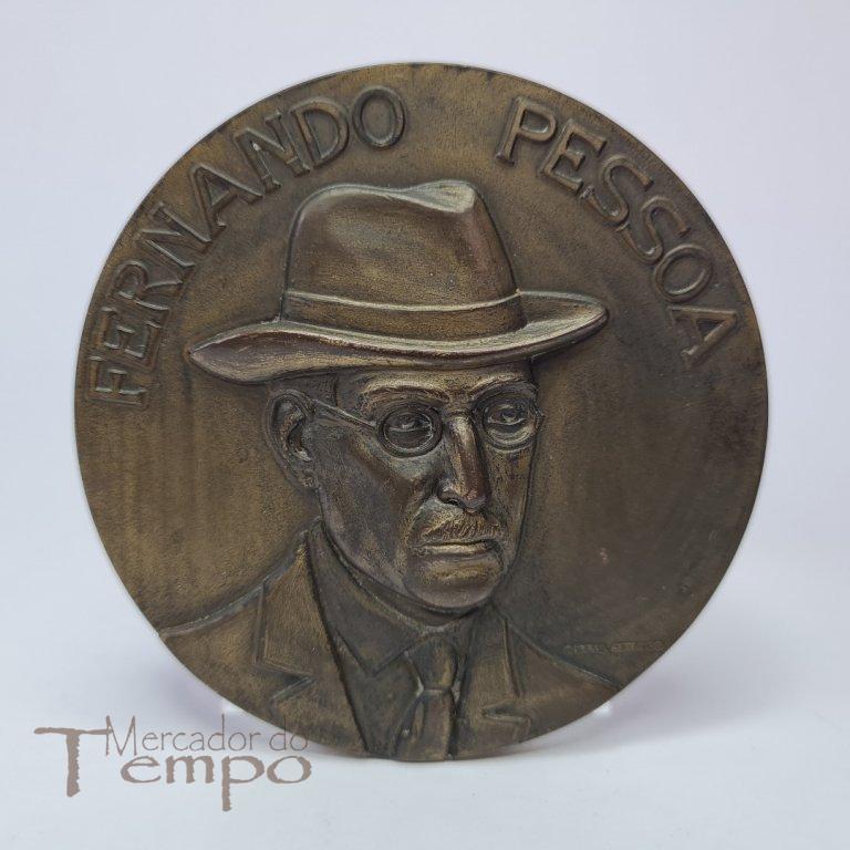 Medalha bronze escritor Fernando Pessoa