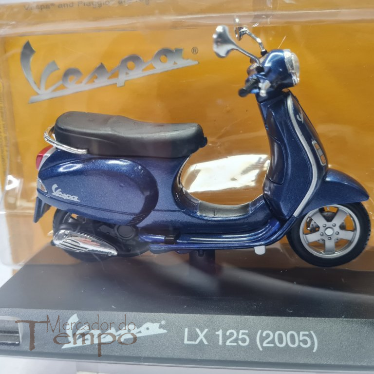Miniatura Altaya 1/18 Mota Vespa LX 125, 2005