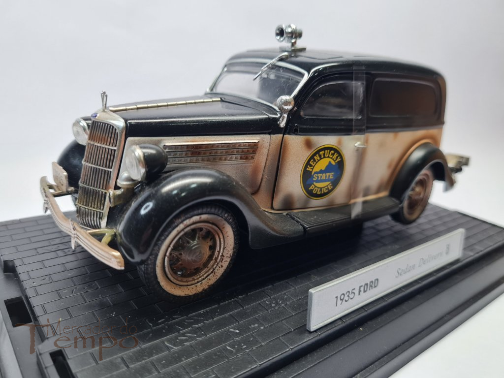 Miniatura 1/24 Schuco Ford Kentucky Police 1935 com caixa