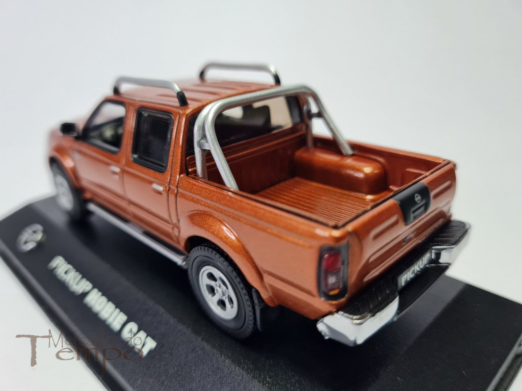 1/43 J-Collection Nissan Pickup Navara 2.5 Di Hobie Cat