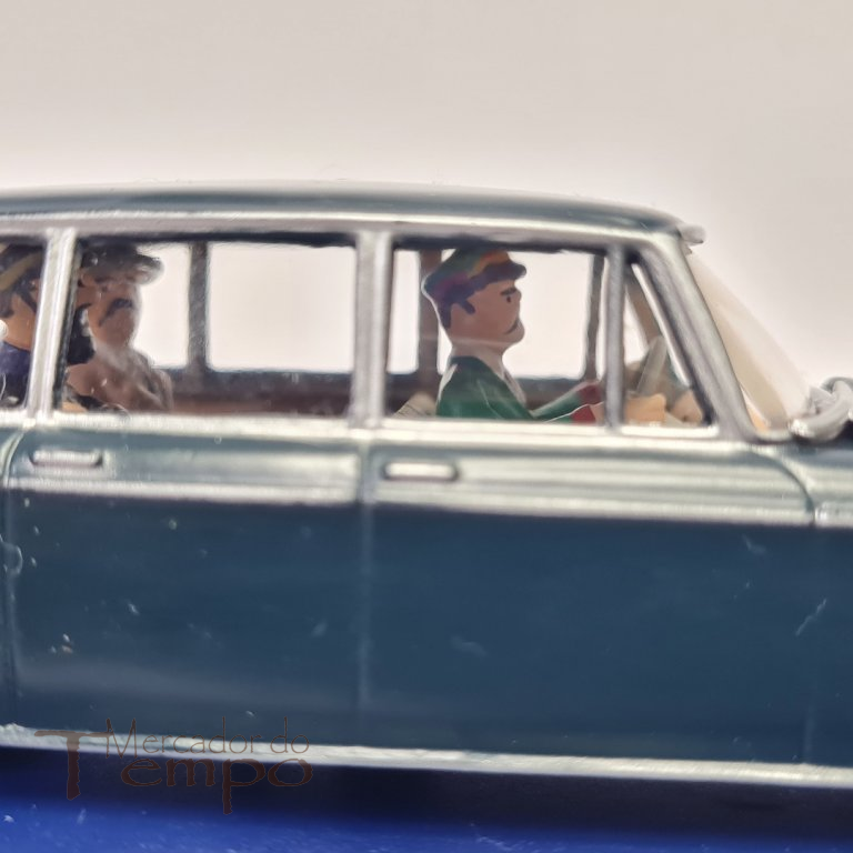 Miniatura 1/43 Tintin, Mercedes 600 Zil 114, Tintin et les picaros edições Atlas