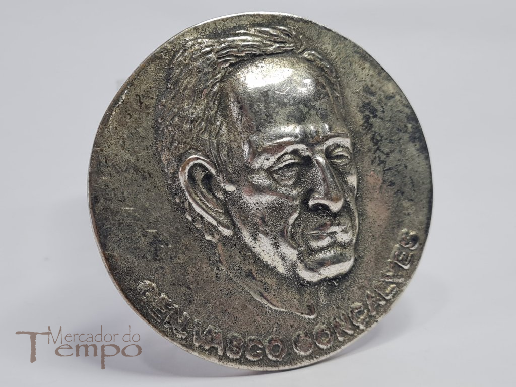 Medalha em bronze prateado do General Vasco Gonçalves