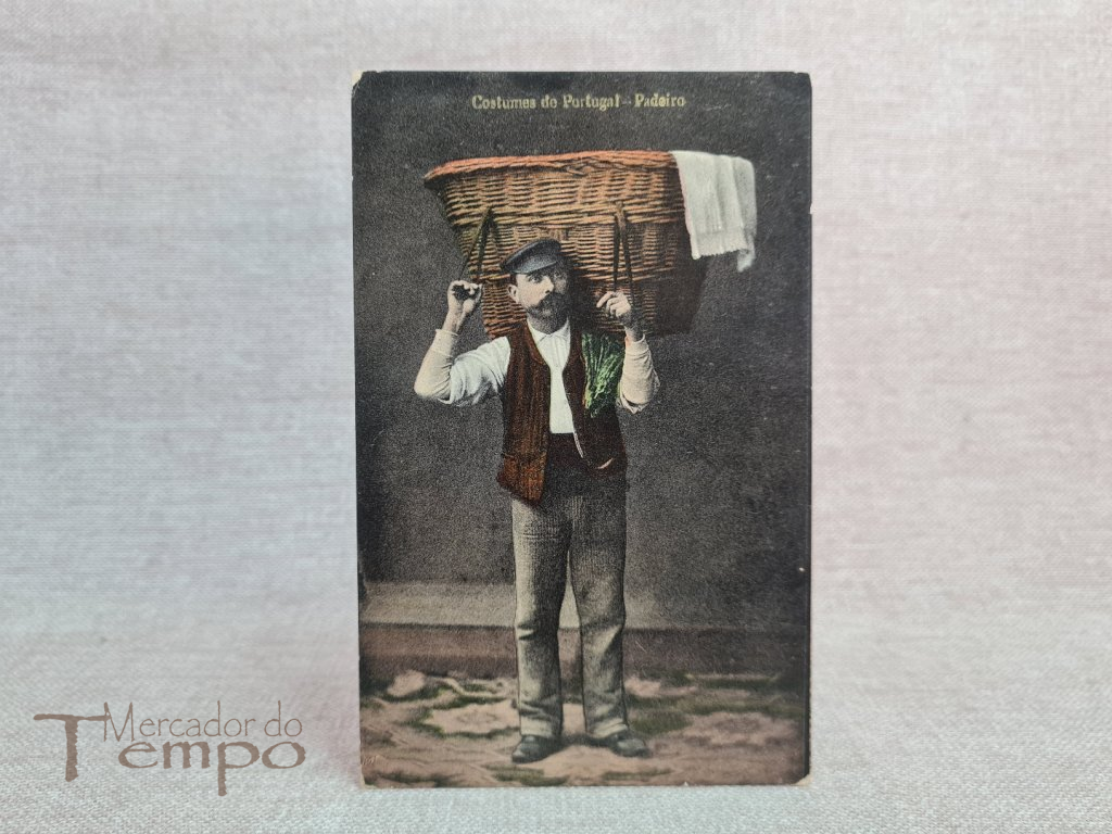 Postal antigo - Costumes de Portugal - Padeiro