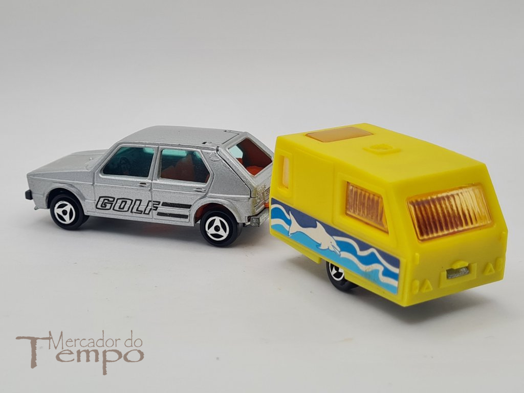 Miniatura 1/64 Carro Golf + Caravana St Tropez Majorette #210