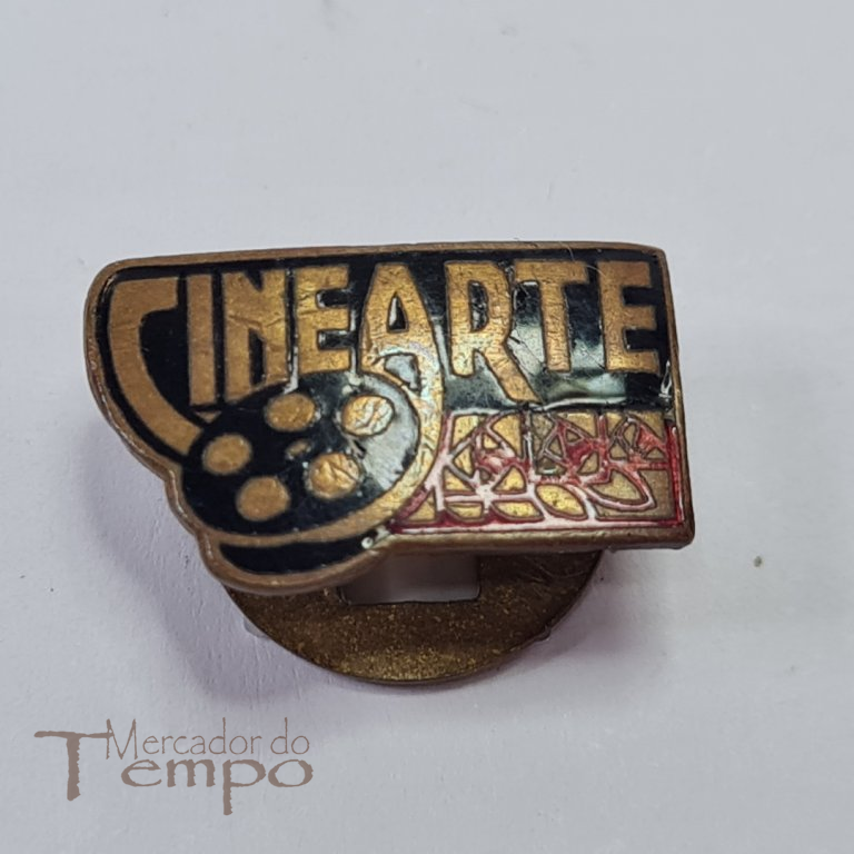 Botoeira esmaltada, Cinearte