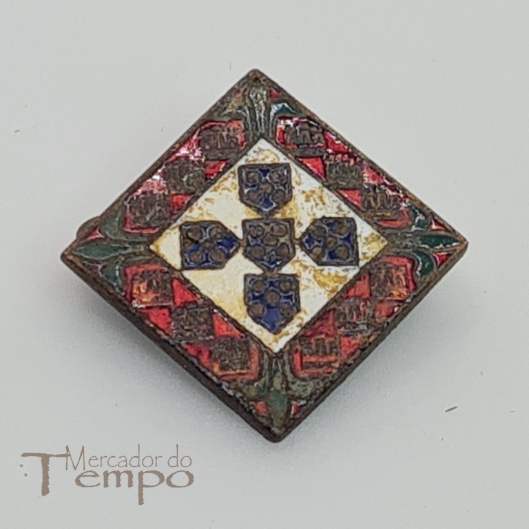 Pin esmaltado e numerado Mocidade Portuguesa Feminina