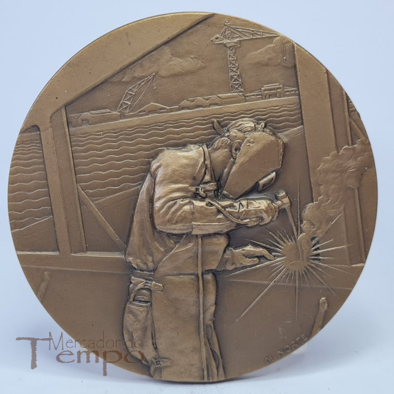 Medalha em bronze Arsenal do Alfeite, Construção do Navio-Tanque 
