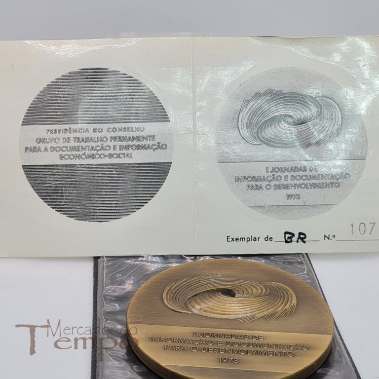 Medalha bronze I Jornadas Informação e Documentação para o Desenvolvimento, 1973