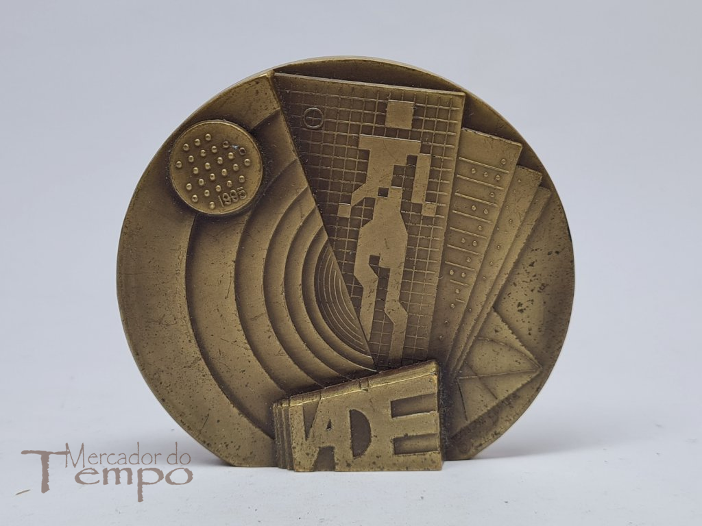 Medalha bronze Faculdade Arte & Design IADE Espiga Pinto