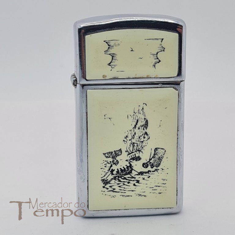 Isqueiro Zippo Slim decoração Scrimshow Caça à Baleia