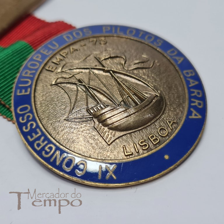 Medalha com esmaltes do XI Congresso Europeu dos Pilotos da Barra, 1973