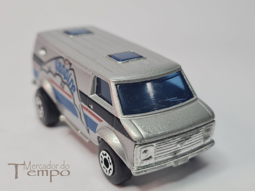 Miniatura Matchbox Chevrolet Van #68 caixa original