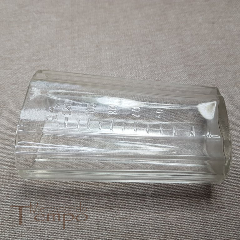 Copo Termal em vidro antigo com medida