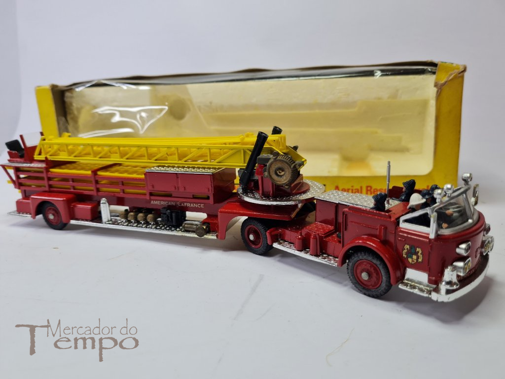 1/43 Corgi Toys Major Truck Firefighter American LaFrance, caixa original