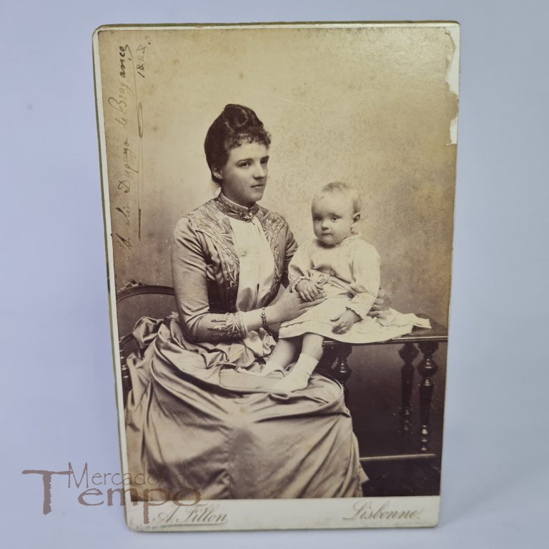 Fotografia CDV Atelier A.Fillon Duquesa D.Amélia de Bragança, o Principe Real Luis Filipe, assinatura original da Duquesa D.Amélia 1888