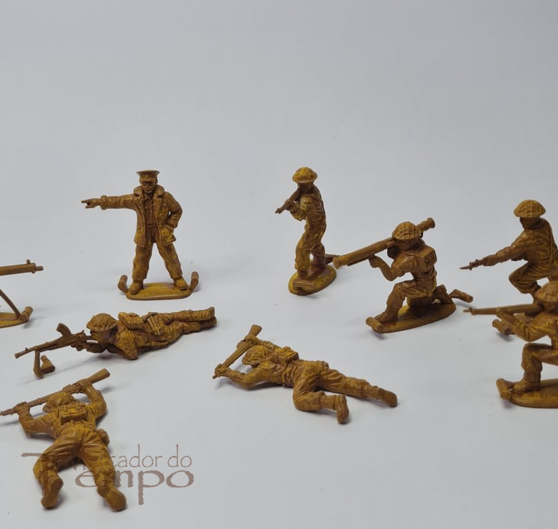 Matchbox 1/32 caixa completa com 15 British Combat Troops