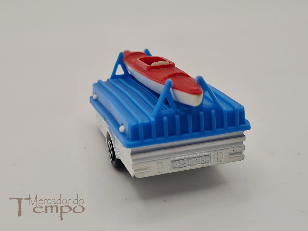 Miniatura Carro Oldsmobile + Atrelado com Caiaque Majorette #253