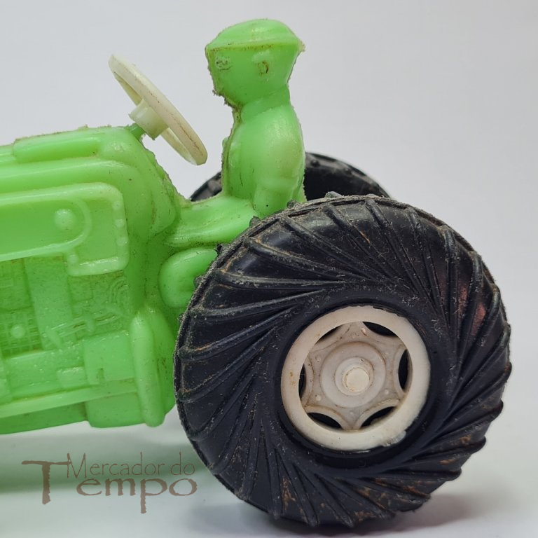 Tractor em plástico fabrico Português plásticos Estrela