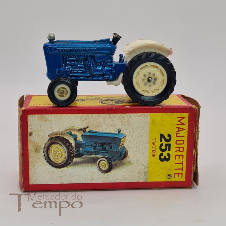 Miniatura carro Majorette Tractor #253 com caixa original. 
