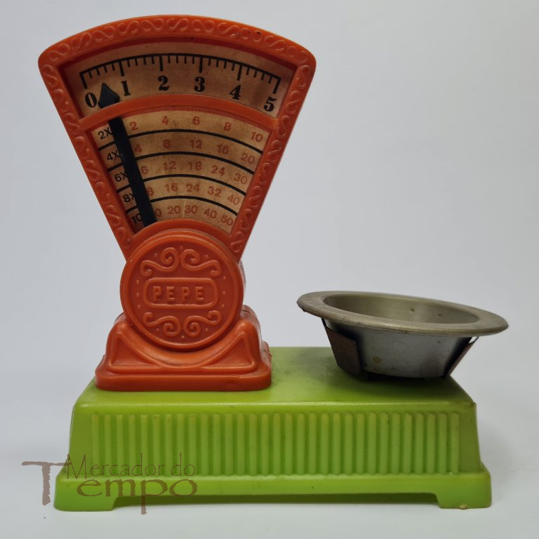 Brinquedo Português Balança da Pepe 