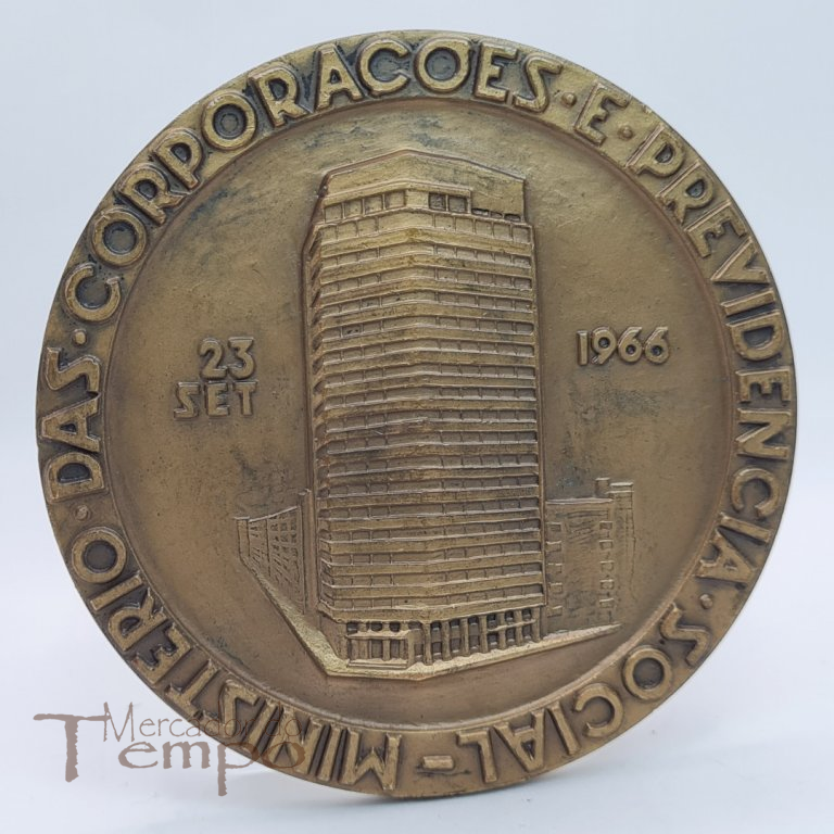 Medalha em bronze Salazar 40º Ano da Revolução Nacional, 1966