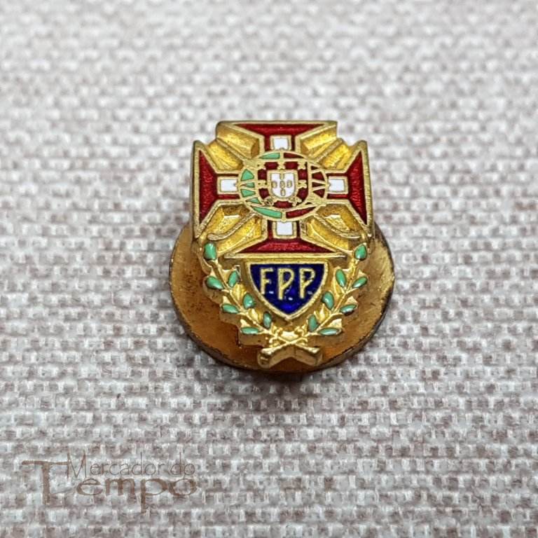Pin Abotoadeira antigo esmaltado da Federação Portuguesa de Patinagem