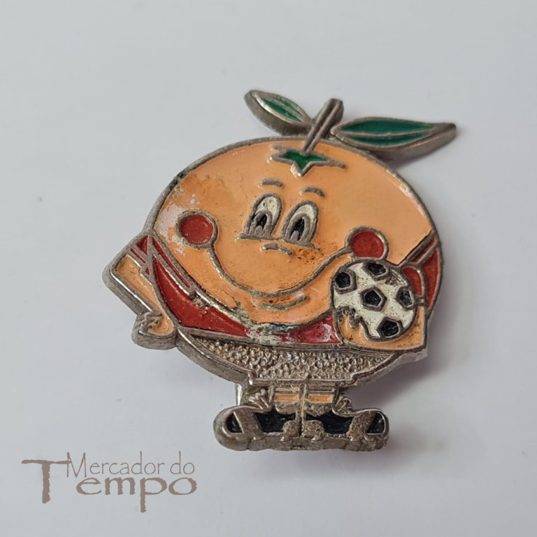 Pin Laranjita, mascote Campeonato Mundo Futebol Espanha 82