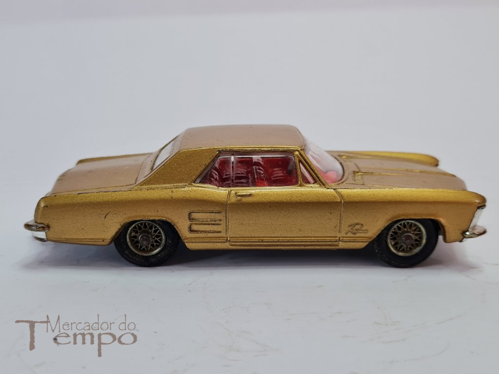 Miniatura Corgi Toys Buick Riviera