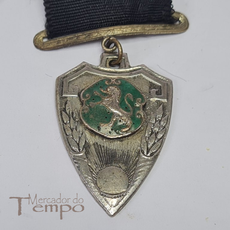 Medalha antiga com simbolo antigo do Sporting esmaltado