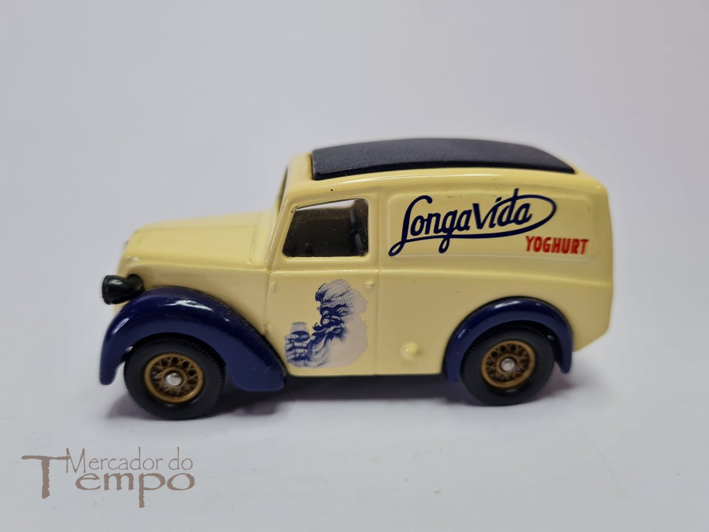 1/43 Corgi Morris Van  publicidade Iogurtes Longa Vida.