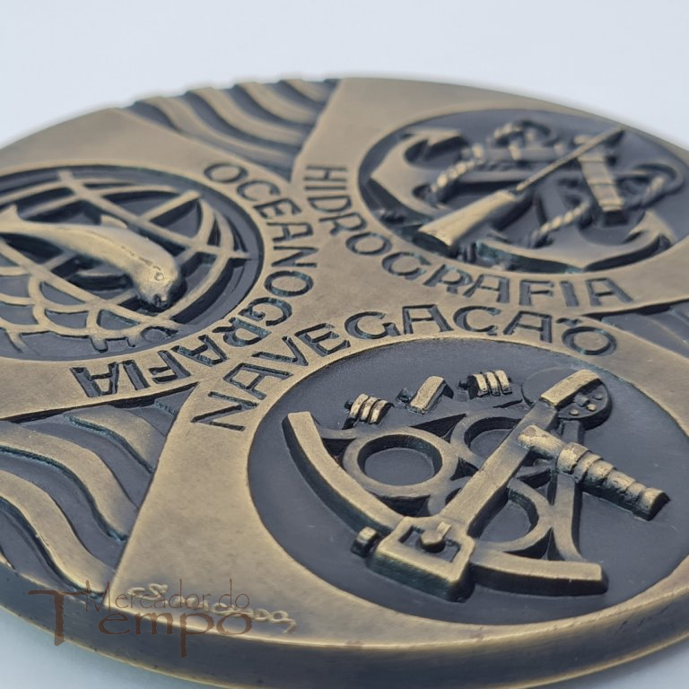 Medalha bronze com Rosa dos Ventos esmaltada, Instituto Hidrográfico