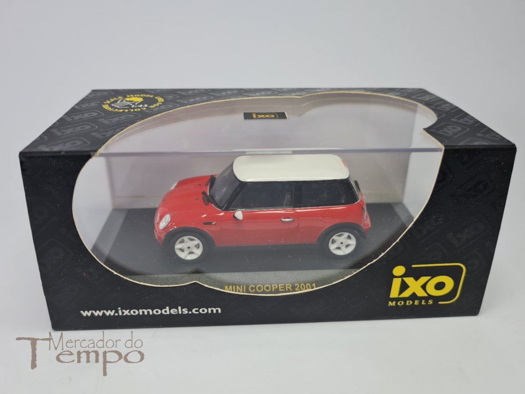 Miniatura 1/43 IXO Mini Cooper 2001