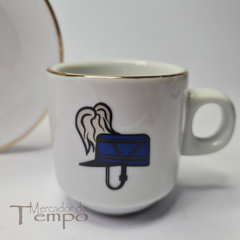Chávena de café com simbolo dos Pupilos do Exército