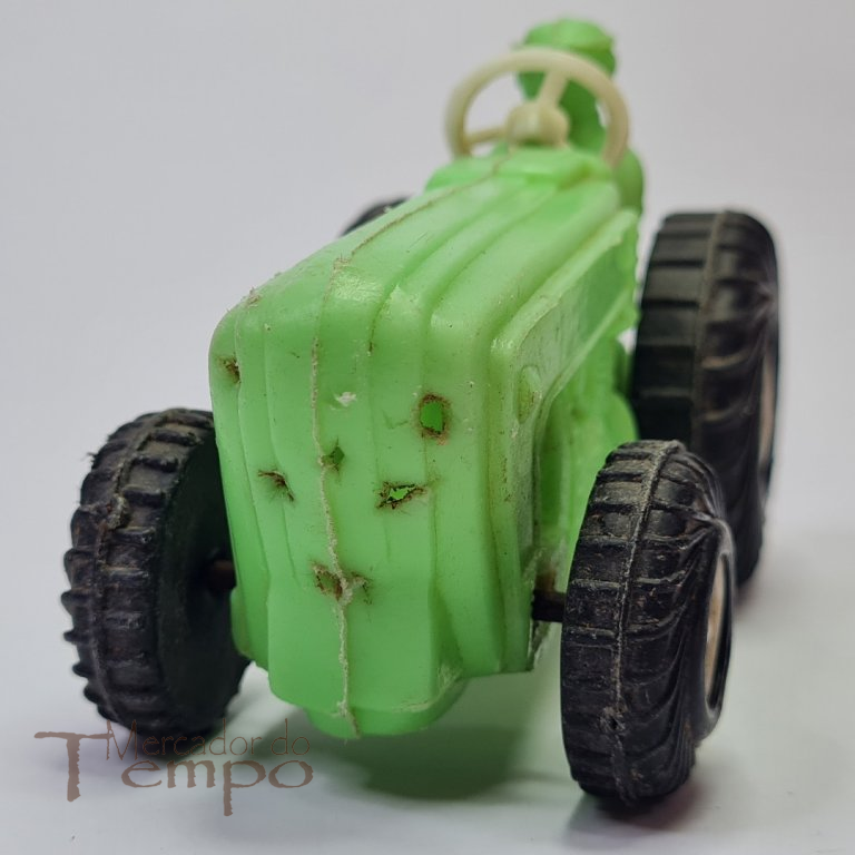 Tractor em plástico fabrico Português plásticos Estrela