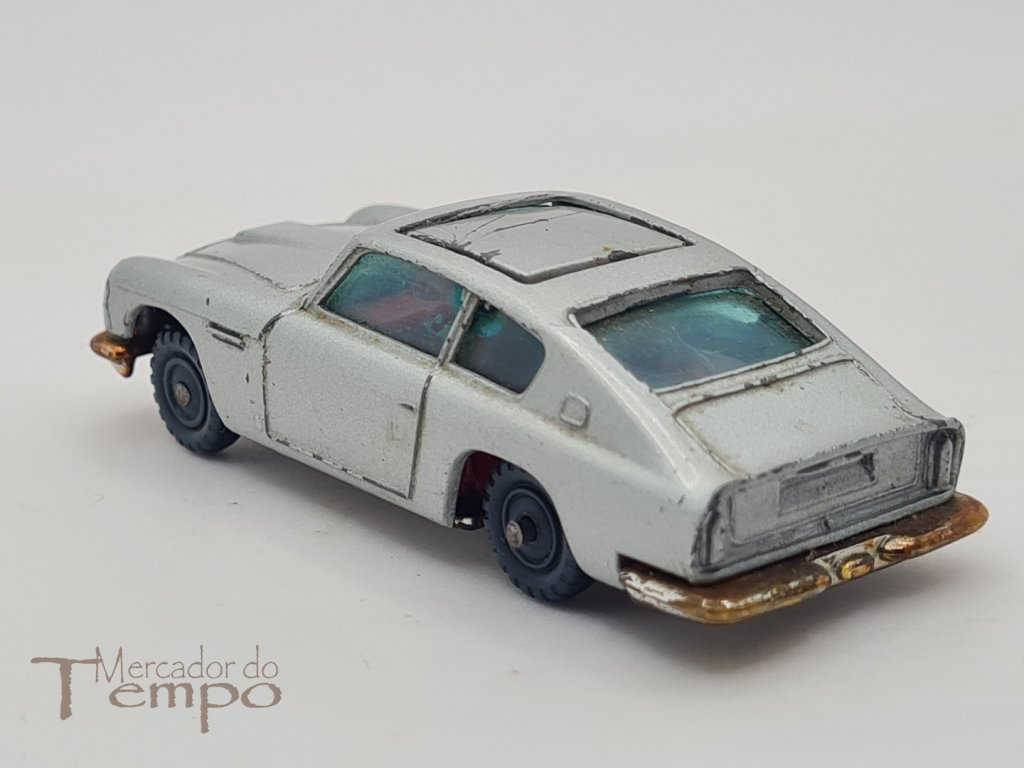 Miniatura 1/64 Husky Aston Martin James Bond
