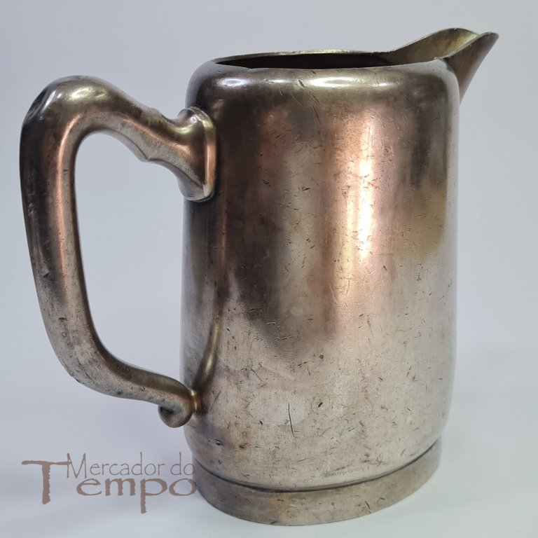  Leiteira de grande dimensão com simbolo da TAP, anos 50
