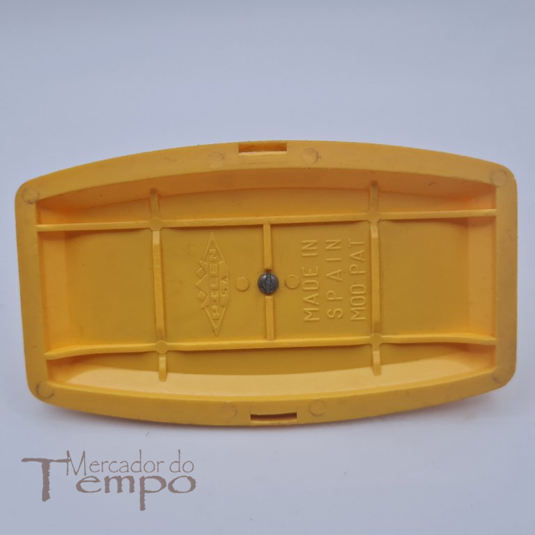 Miniatura carro 1/64 Pilen M-810 Chysler 150 Taxi Spain